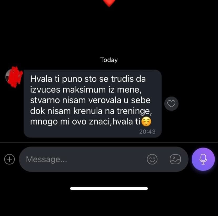 Anonimizovana poruka klijentkinje koja zahvaljuje Darku na podršci i samopouzdanju